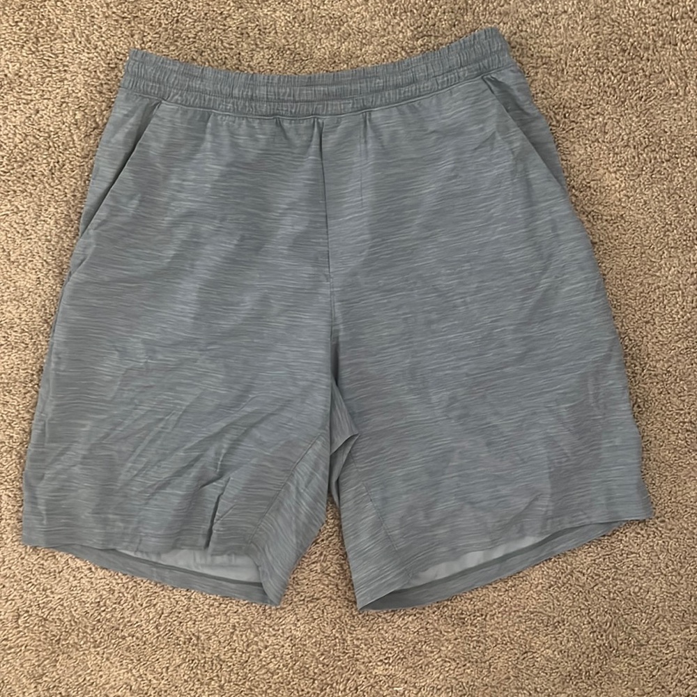Lululemon shorts size L